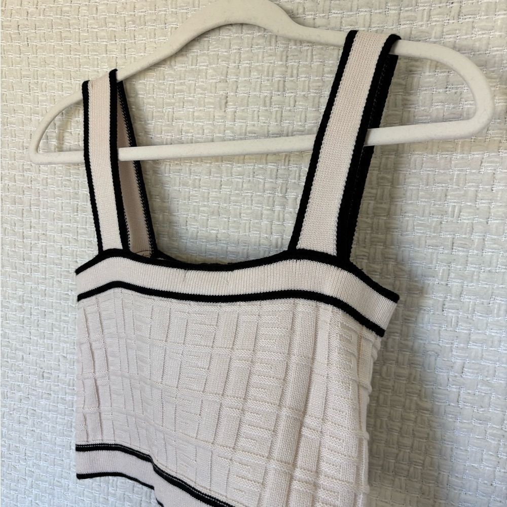 Classy Tank✨ - Picture 4 of 6